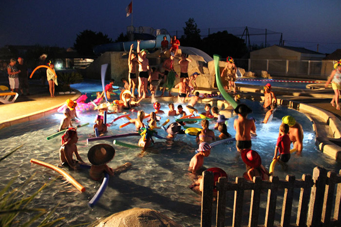 animation piscine enfant camping Vendée